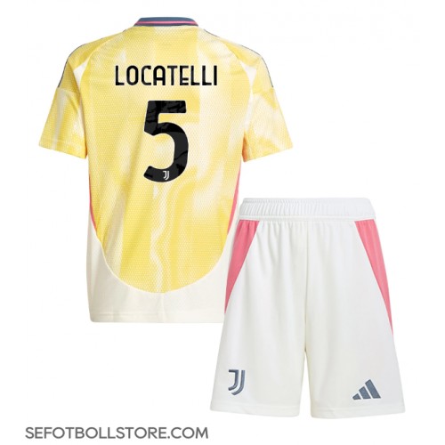 Juventus Manuel Locatelli #5 Replika babykläder Bortaställ Barn 2024-25 Kortärmad (+ korta byxor)